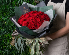 Crimson Elegance – 20 Premium Red Roses Bouquet