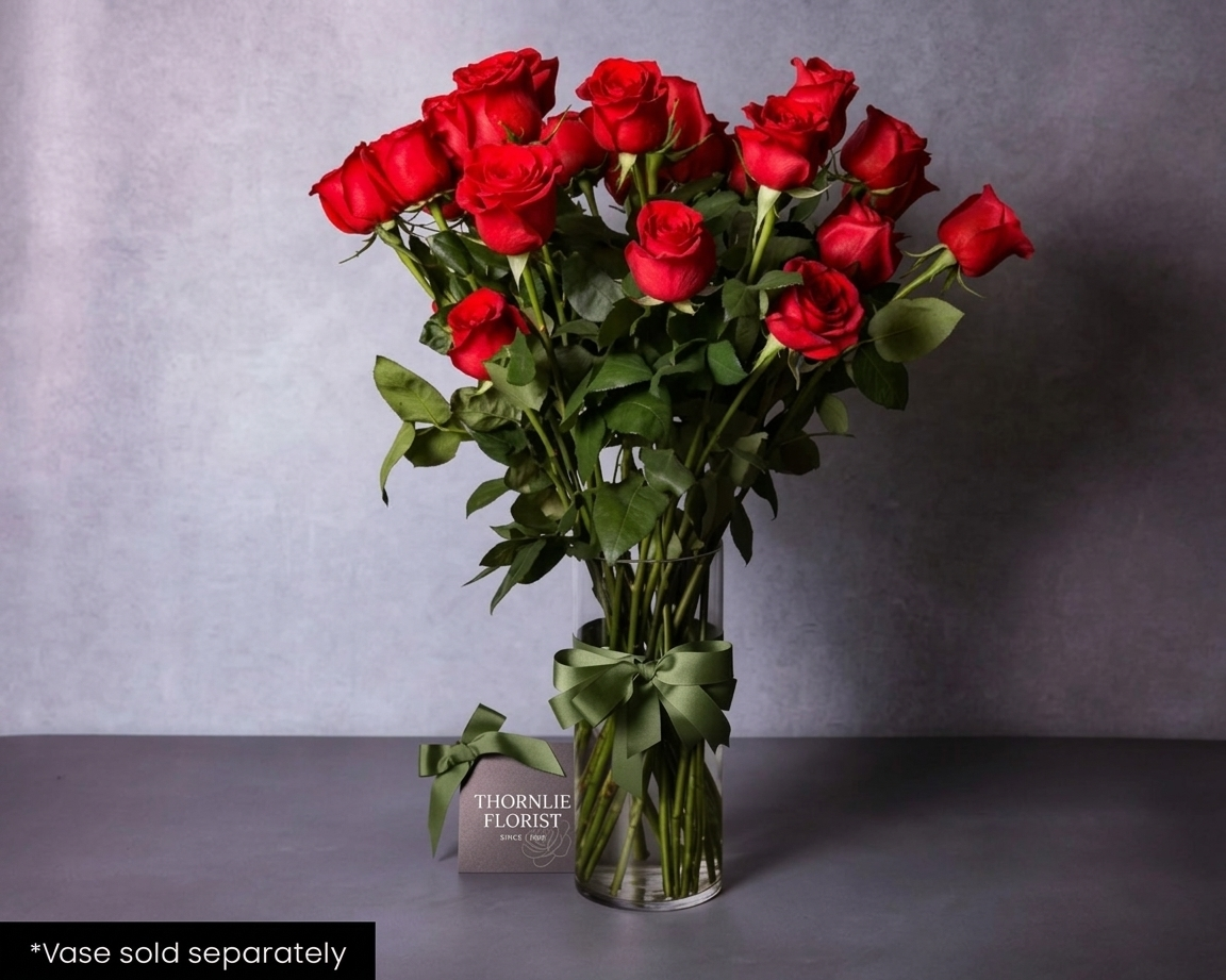 Passionate Duo – Premium Red & Pink Rose Arrangement