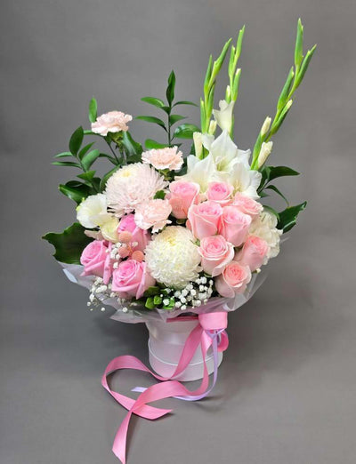 Blush & Bloom Garden Box – Soft Pink Roses & Elegant Gladioli